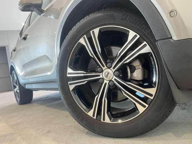 ＸＣ４０ Ｔ４　ＡＷＤ　インスクリプション　認定中古車・弊社下取車・本革シート・禁煙車・３６０°ビューカメラ・ｈａｒｍａｎ／ｋａｒｄｏｎプレミアムオーディオ・アダブティブクルーズコントロール・ブラインドスポットモニター・ステアリングヒーター（15枚目）