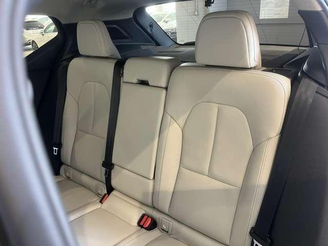 ＸＣ４０ Ｔ４　ＡＷＤ　インスクリプション　認定中古車・弊社下取車・本革シート・禁煙車・３６０°ビューカメラ・ｈａｒｍａｎ／ｋａｒｄｏｎプレミアムオーディオ・アダブティブクルーズコントロール・ブラインドスポットモニター・ステアリングヒーター（21枚目）