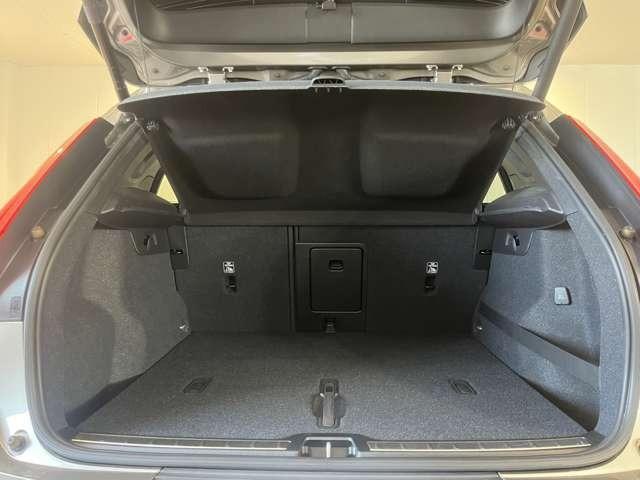 ＸＣ４０ Ｔ４　ＡＷＤ　インスクリプション　認定中古車・弊社下取車・本革シート・禁煙車・３６０°ビューカメラ・ｈａｒｍａｎ／ｋａｒｄｏｎプレミアムオーディオ・アダブティブクルーズコントロール・ブラインドスポットモニター・ステアリングヒーター（24枚目）