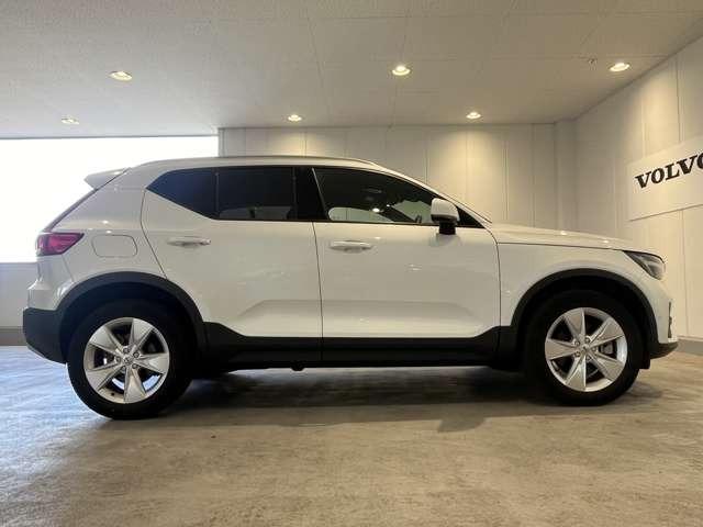 ＸＣ４０ プラス　プロ　Ｂ３　認定中古車・弊社下取車・ｈａｒｍａｎ／ｋａｒｄｏｎプレミアムオーディオ・Ｇｏｏｇｌｅインフォテイメントシステム・禁煙車・アダブティブクルーズコントロール・ブラインドスポットモニター・シートヒーター（9枚目）