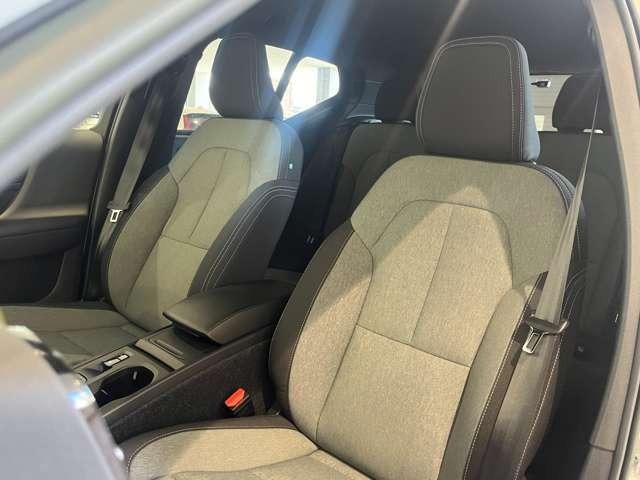 ＸＣ４０ プラス　プロ　Ｂ３　認定中古車・弊社下取車・ｈａｒｍａｎ／ｋａｒｄｏｎプレミアムオーディオ・Ｇｏｏｇｌｅインフォテイメントシステム・禁煙車・アダブティブクルーズコントロール・ブラインドスポットモニター・シートヒーター（19枚目）