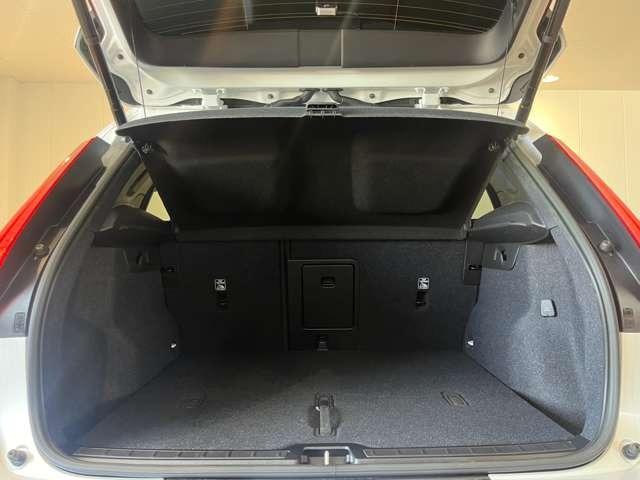 ＸＣ４０ プラス　プロ　Ｂ３　認定中古車・弊社下取車・ｈａｒｍａｎ／ｋａｒｄｏｎプレミアムオーディオ・Ｇｏｏｇｌｅインフォテイメントシステム・禁煙車・アダブティブクルーズコントロール・ブラインドスポットモニター・シートヒーター（24枚目）