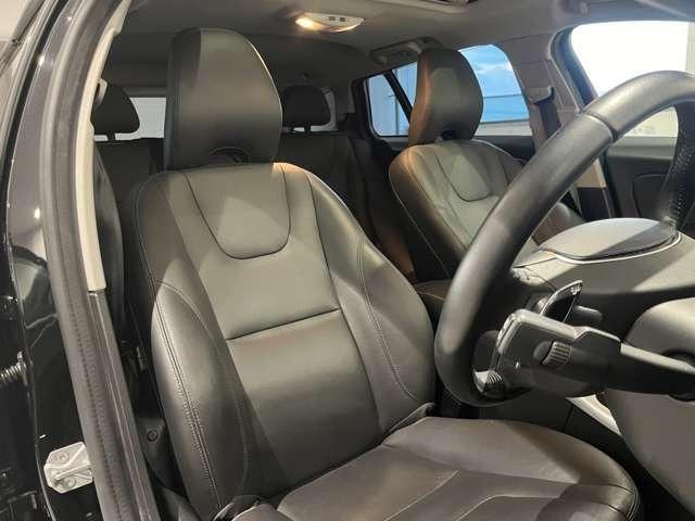 Ｖ６０ クロスカントリー　Ｔ５　ＡＷＤ　クラシック　認定中古車・弊社下取車・本革シート・禁煙車・パノラマガラスサンルーフ・バックカメラ・アダブティブクルーズコントロール・ブラインドスポットモニター・シートヒーター（20枚目）