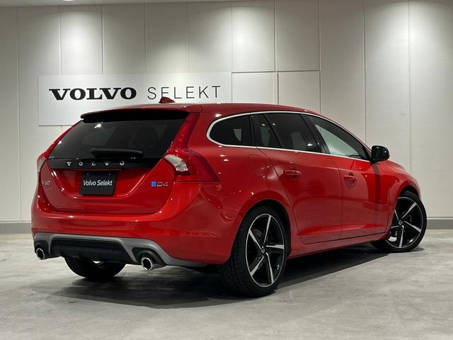Ｖ６０ Ｄ４　Ｒデザイン　ディーゼルターボ　・認定中古車・ディーゼルエンジン・本革シート・禁煙車・シートヒーター・バックカメラ・フロントカメラ・アダブティブクルーズコントロール・ブラインドスポットモニター・電動パワーシート（2枚目）