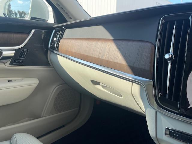 V90 リチャージ PHV T8 AWD インスクリプション 4WD 認定中古車・ワンオーナー・パノラマガラスサンルーフ・禁煙車・harman/kardonプレミアムオーディオ・本革シート・Googleインフォテイメントシステム・360°ビューカメラ(24枚目)