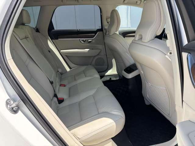 V90 リチャージ PHV T8 AWD インスクリプション 4WD 認定中古車・ワンオーナー・パノラマガラスサンルーフ・禁煙車・harman/kardonプレミアムオーディオ・本革シート・Googleインフォテイメントシステム・360°ビューカメラ(29枚目)
