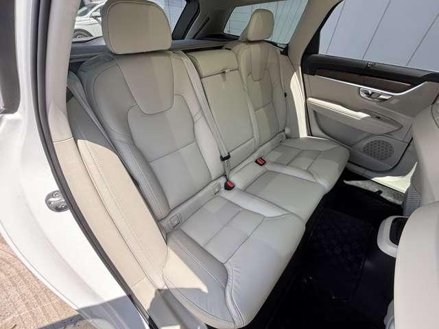 V90 リチャージ PHV T8 AWD インスクリプション 4WD 認定中古車・ワンオーナー・パノラマガラスサンルーフ・禁煙車・harman/kardonプレミアムオーディオ・本革シート・Googleインフォテイメントシステム・360°ビューカメラ(30枚目)