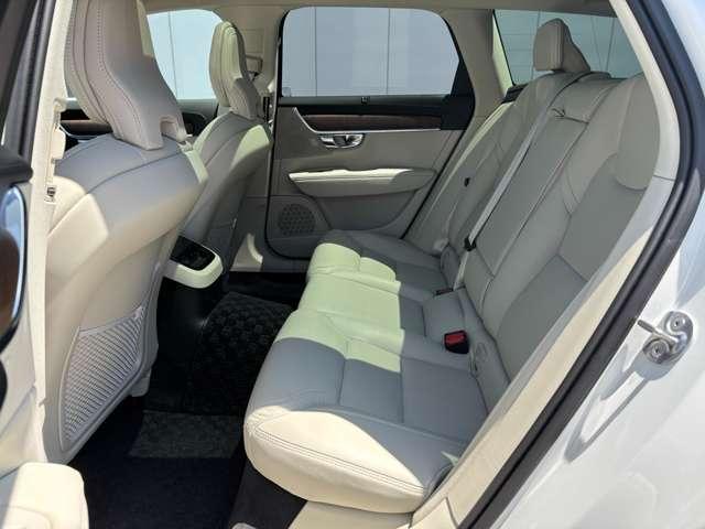 V90 リチャージ PHV T8 AWD インスクリプション 4WD 認定中古車・ワンオーナー・パノラマガラスサンルーフ・禁煙車・harman/kardonプレミアムオーディオ・本革シート・Googleインフォテイメントシステム・360°ビューカメラ(35枚目)
