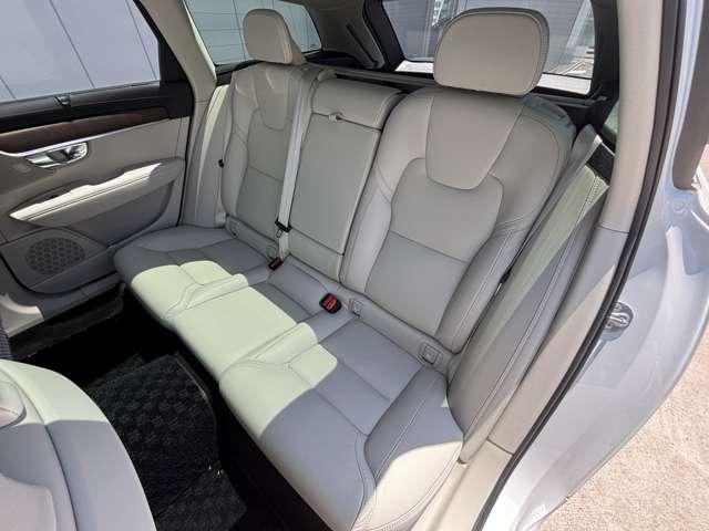 V90 リチャージ PHV T8 AWD インスクリプション 4WD 認定中古車・ワンオーナー・パノラマガラスサンルーフ・禁煙車・harman/kardonプレミアムオーディオ・本革シート・Googleインフォテイメントシステム・360°ビューカメラ(36枚目)