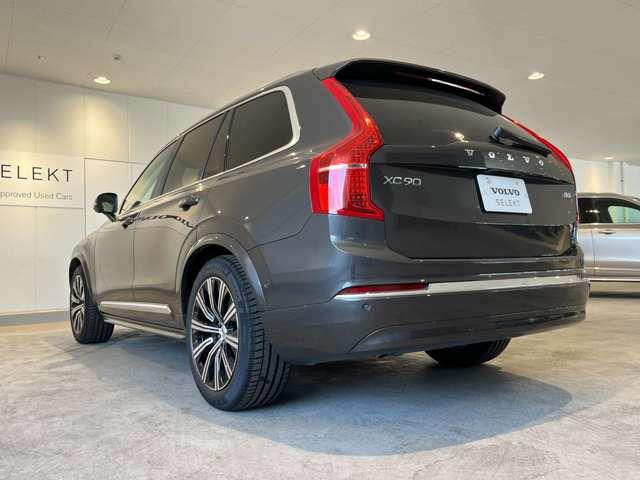 ★☆リアカメラに加えてセンサーもついておりますので、音と光で駐車をサポート☆