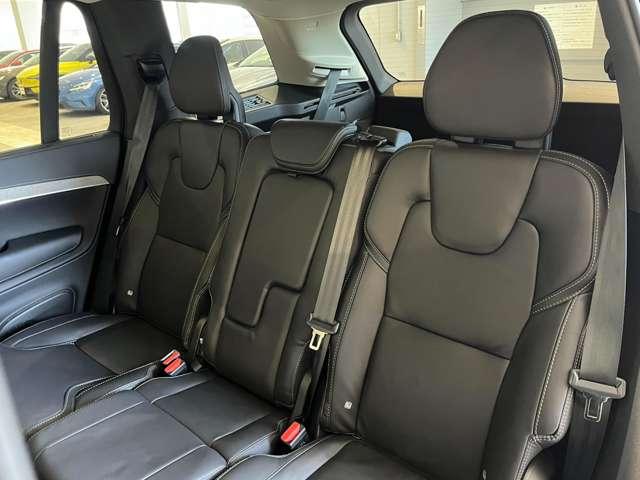 リアシート２座はチャイルドシートジョイントの国際規格「ＩＳＯ　ＦＩＸ」準拠により各社モデルがワンタッチで着脱可能となっております。