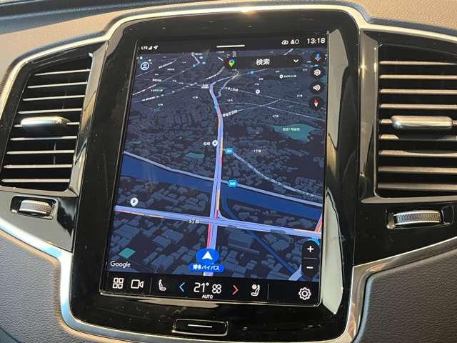 純正ＨＤＤナビは９インチのタッチスクリーン式センターディスプレイは直感的な操作性を実現。