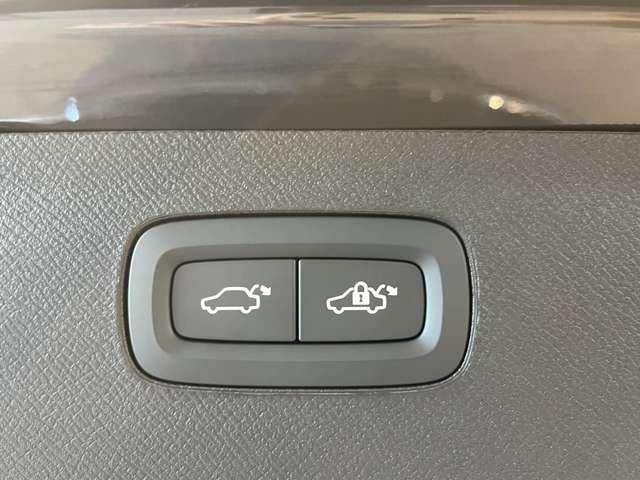 電動パワーテールゲート搭載。