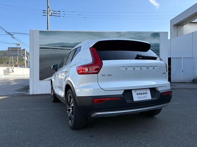 ＸＣ４０ Ｂ４　ＡＷＤ　インスクリプション　４ＷＤ　・認定中古車・本革シート・ｈａｒｍａｎ／ｋａｒｄｏｎプレミアムオーディオ・オレフォス社製クリスタルシフトノブ・禁煙車・３６０°ビューカメラ・電動パワーテールゲート・電動パワーシート・ブラインドスポット（12枚目）