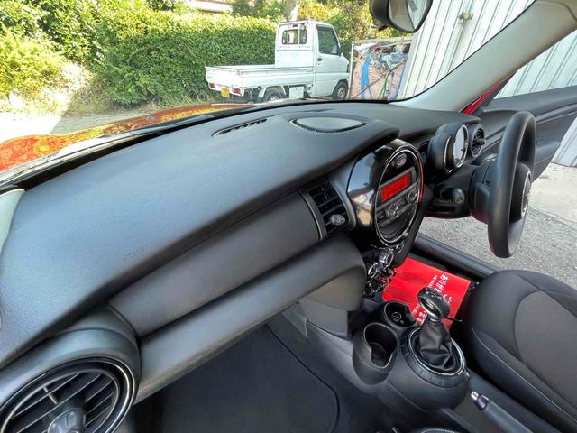 ＭＩＮＩ ワン　ＥＴＣ　オートクルーズコントロール　アルミホイール　ターボ　スマートキー　ＡＴ　盗難防止システム　ＡＢＳ　エアコン　パワーステアリング　パワーウィンドウ　ＵＳＢ　ＡＵＸ（7枚目）