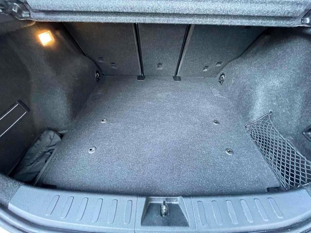 Ｘ１ ｓＤｒｉｖｅ　２０ｉ　Ｍスポーツ　Ｐａｎａｓｏｎｉｃストラーダナビ　ＴＶ　Ｂｌｕｅｔｏｏｔｈ機能　ＥＴＣ　純正１８インチアルミナビ　　ＡＴ　ＣＤ　ＵＳＢ　ＡＢＳ　エアコン　パワーステアリング　パワーウィンドウ（19枚目）