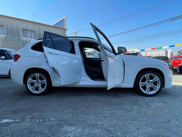 Ｘ１ ｓＤｒｉｖｅ　２０ｉ　Ｍスポーツ　Ｐａｎａｓｏｎｉｃストラーダナビ　ＴＶ　Ｂｌｕｅｔｏｏｔｈ機能　ＥＴＣ　純正１８インチアルミナビ　　ＡＴ　ＣＤ　ＵＳＢ　ＡＢＳ　エアコン　パワーステアリング　パワーウィンドウ（27枚目）