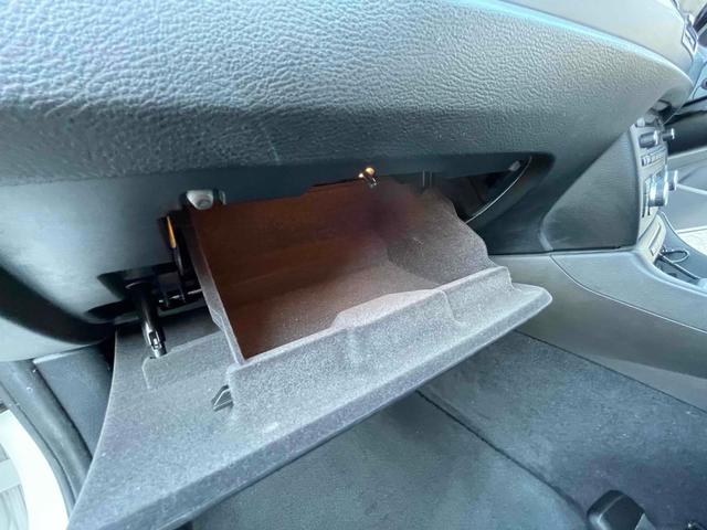 Ｘ１ ｓＤｒｉｖｅ　２０ｉ　Ｍスポーツ　Ｐａｎａｓｏｎｉｃストラーダナビ　ＴＶ　Ｂｌｕｅｔｏｏｔｈ機能　ＥＴＣ　純正１８インチアルミナビ　　ＡＴ　ＣＤ　ＵＳＢ　ＡＢＳ　エアコン　パワーステアリング　パワーウィンドウ（37枚目）