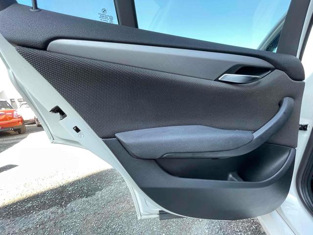 Ｘ１ ｓＤｒｉｖｅ　２０ｉ　Ｍスポーツ　Ｐａｎａｓｏｎｉｃストラーダナビ　ＴＶ　Ｂｌｕｅｔｏｏｔｈ機能　ＥＴＣ　純正１８インチアルミナビ　　ＡＴ　ＣＤ　ＵＳＢ　ＡＢＳ　エアコン　パワーステアリング　パワーウィンドウ（39枚目）