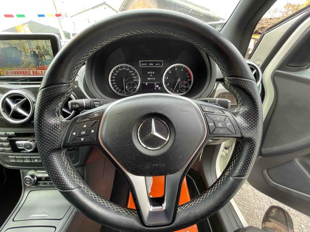 Ｂクラス Ｂ１８０　ブルーエフィシェンシースポーツナイトＰＫＧ　ドライブレコーダー　ＥＴＣ　バックカメラ　ナビ　ＴＶ　クリアランスソナー　オートクルーズコントロール　アルミホイール　後席モニター　パワーシート　電動格納ミラー　ＡＴ　盗難防止システム　記録簿　ＡＢＳ（3枚目）