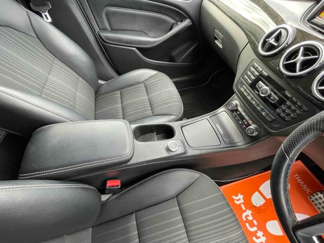 Ｂクラス Ｂ１８０　ブルーエフィシェンシースポーツナイトＰＫＧ　ドライブレコーダー　ＥＴＣ　バックカメラ　ナビ　ＴＶ　クリアランスソナー　オートクルーズコントロール　アルミホイール　後席モニター　パワーシート　電動格納ミラー　ＡＴ　盗難防止システム　記録簿　ＡＢＳ（11枚目）