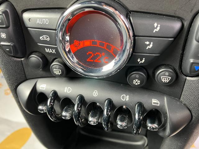 ＭＩＮＩ クーパーＳ　クラブマン　キセノンヘッドライト　ＥＴＣ　１７インチアルミホイール　電動格納ミラー　ＡＴ　ＣＤ　ミュージックプレイヤー接続可　エアコン　パワーステアリング（8枚目）