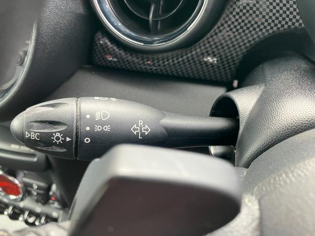 ＭＩＮＩ クーパーＳ　クラブマン　キセノンヘッドライト　ＥＴＣ　１７インチアルミホイール　電動格納ミラー　ＡＴ　ＣＤ　ミュージックプレイヤー接続可　エアコン　パワーステアリング（9枚目）