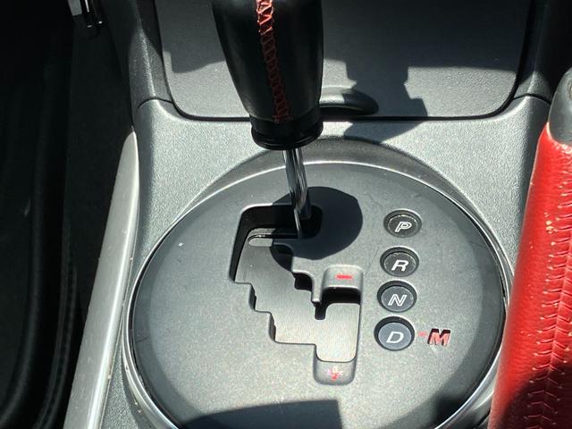 ＲＸ－８ ベースグレード　純正エアロ　オートエグゼマフラー　１８インチ純正アルミホイール　ＢＯＳＥサウンドシステム　ＥＴＣ　ＡＴ　ＨＩＤ　キーレスエントリー　電動格納ミラー　盗難防止システム　衝突安全ボディ（4枚目）