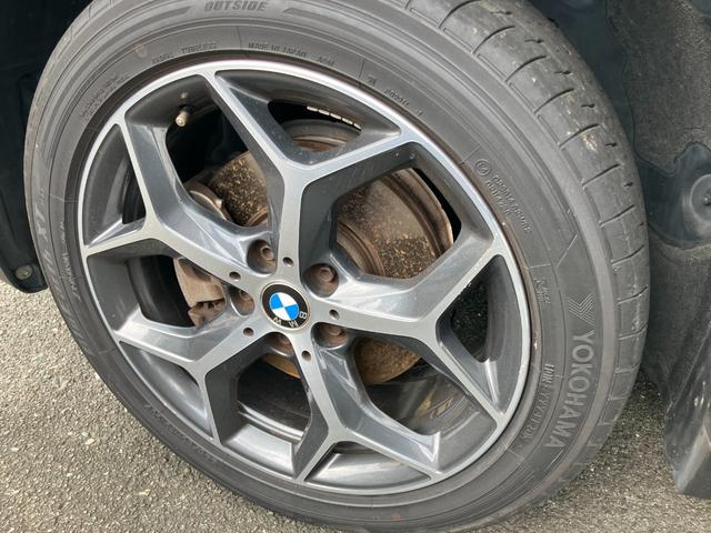Ｘ１ ｘＤｒｉｖｅ　１８ｄ　４ＷＤ　クリーンディーゼル　ドライブレコーダー　ＥＴＣ　バックカメラ　クリアランスソナー　　ターボ　ナビ　オートライト　ＬＥＤヘッドランプ　電動リアゲート　１８インチアルミホイール　スマートキー（23枚目）