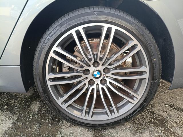 5シリーズ 523i Mスポーツ ハイラインパッケージ ドライブレコーダー ETC クリアランスソナー レーンアシスト オートクルーズコントロール 衝突被害軽減システム 全周囲カメラ ナビ アルミホイール LEDヘッドランプ AT スマートキー(11枚目)