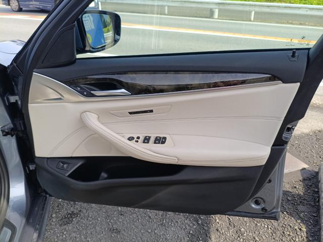 5シリーズ 523i Mスポーツ ハイラインパッケージ ドライブレコーダー ETC クリアランスソナー レーンアシスト オートクルーズコントロール 衝突被害軽減システム 全周囲カメラ ナビ アルミホイール LEDヘッドランプ AT スマートキー(14枚目)