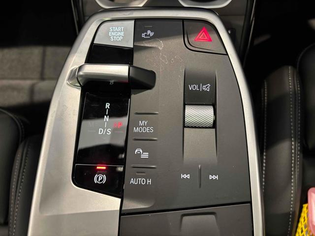 Ｘ２ ｘＤｒｉｖｅ　２０ｉ　Ｍスポーツ　４ＷＤ　ＥＴＣ　クリアランスソナー　オートクルーズコントロール　レーンアシスト　パワーシート　衝突被害軽減システム　サンルーフ　ナビ　ＬＥＤヘッドランプ　電動リアゲート　アルミホイール　スマートキー（4枚目）