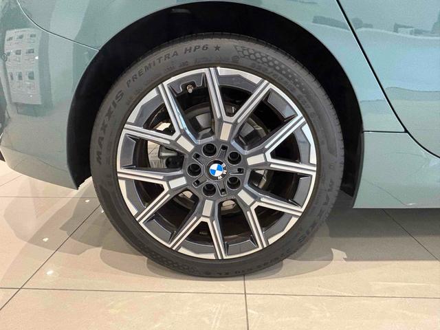 １シリーズ １２０　ハイラインパッケージ　全周囲カメラ　クリアランスソナー　オートクルーズコントロール　衝突被害軽減システム　アルミホイール　パワーシート　スマートキー　ＡＴ　盗難防止システム　ＡＢＳ　ＥＳＣ　エアコン　パワーステアリング（6枚目）