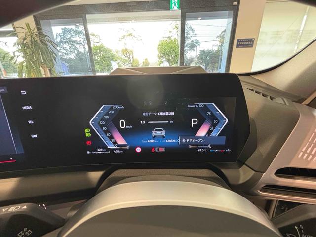 １シリーズ １２０　ハイラインパッケージ　全周囲カメラ　クリアランスソナー　オートクルーズコントロール　衝突被害軽減システム　アルミホイール　パワーシート　スマートキー　ＡＴ　盗難防止システム　ＡＢＳ　ＥＳＣ　エアコン　パワーステアリング（12枚目）