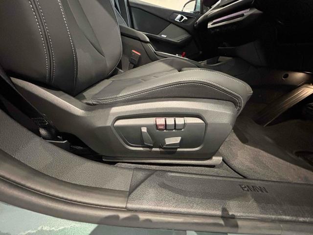 １シリーズ １２０　ハイラインパッケージ　全周囲カメラ　クリアランスソナー　オートクルーズコントロール　衝突被害軽減システム　アルミホイール　パワーシート　スマートキー　ＡＴ　盗難防止システム　ＡＢＳ　ＥＳＣ　エアコン　パワーステアリング（17枚目）