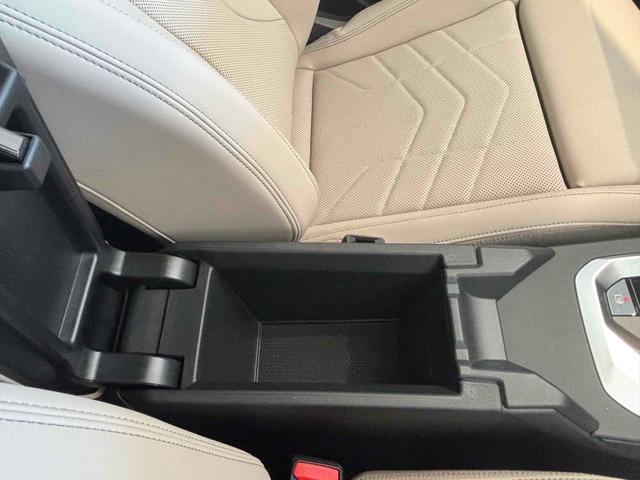 １シリーズ １２０ｄ　Ｍスポーツ　ハイラインパッケージ　全周囲カメラ　オートクルーズコントロール　アルミホイール　サンルーフ　パワーシート　電動格納ミラー　シートヒーター　ＡＴ　エアコン　パワーステアリング　パワーウィンドウ（8枚目）