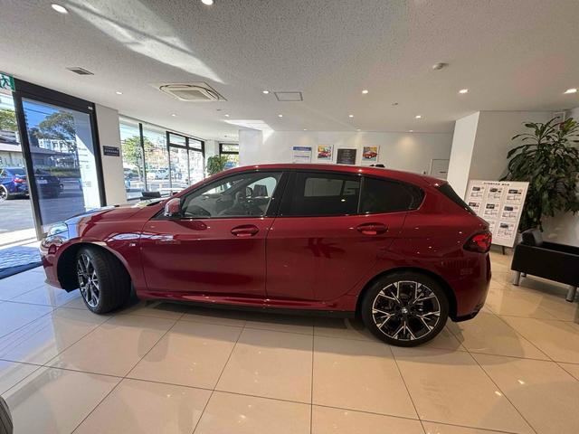 １シリーズ １２０ｄ　Ｍスポーツ　ハイラインパッケージ　全周囲カメラ　オートクルーズコントロール　アルミホイール　サンルーフ　パワーシート　電動格納ミラー　シートヒーター　ＡＴ　エアコン　パワーステアリング　パワーウィンドウ（16枚目）