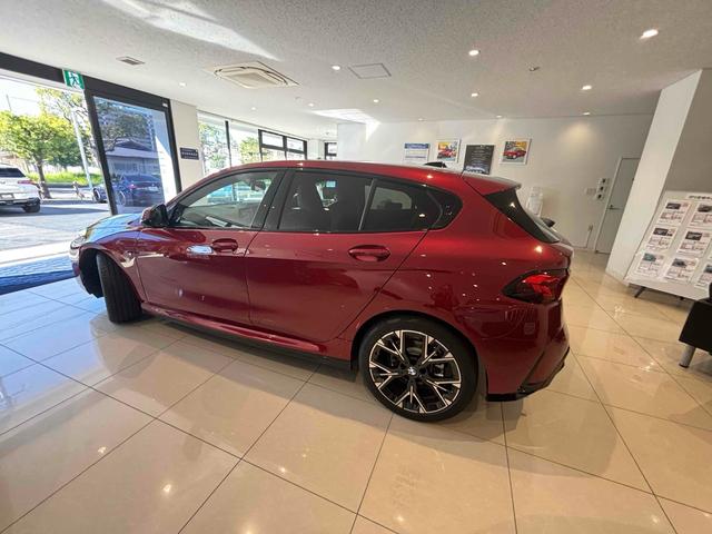 １シリーズ １２０ｄ　Ｍスポーツ　ハイラインパッケージ　全周囲カメラ　オートクルーズコントロール　アルミホイール　サンルーフ　パワーシート　電動格納ミラー　シートヒーター　ＡＴ　エアコン　パワーステアリング　パワーウィンドウ（17枚目）