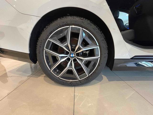 すぐにご来店頂けない場合や遠方にお住まいの方、車両状態の詳細が知りたい方はお気軽にご連絡下さい♪