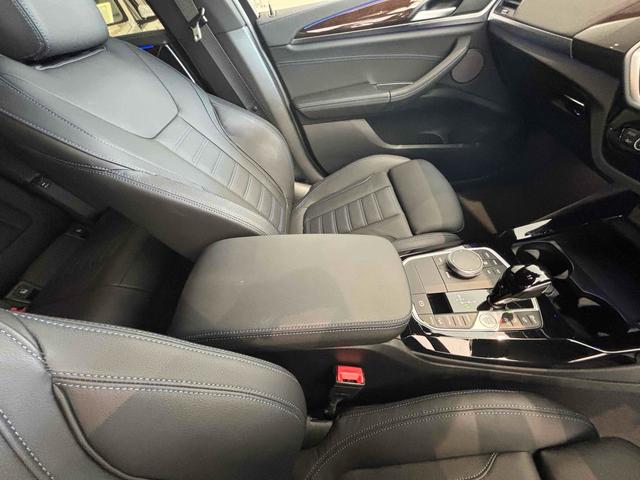 Ｘ３ ｘＤｒｉｖｅ　２０ｄ　Ｍスポーツ　４ＷＤ　クリアランスソナー　オートクルーズコントロール　レーンアシスト　パワーシート　衝突被害軽減システム　ナビ　ＬＥＤヘッドランプ　ヘッドライトウォッシャー　電動リアゲート　アルミホイール（9枚目）