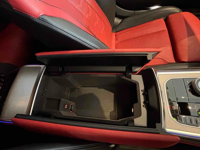 8シリーズ M850i xDrive グランクーペ 4WD クリアランスソナー レーンアシスト オートクルーズコントロール パークアシスト 衝突被害軽減システム 全周囲カメラ アルミホイール オートライト サンルーフ AT シートヒーター(11枚目)