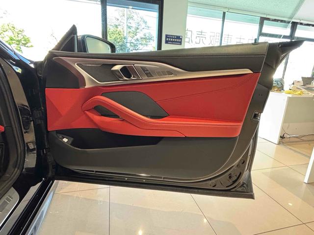 8シリーズ M850i xDrive グランクーペ 4WD クリアランスソナー レーンアシスト オートクルーズコントロール パークアシスト 衝突被害軽減システム 全周囲カメラ アルミホイール オートライト サンルーフ AT シートヒーター(14枚目)