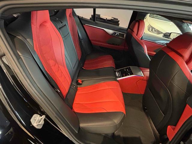 8シリーズ M850i xDrive グランクーペ 4WD クリアランスソナー レーンアシスト オートクルーズコントロール パークアシスト 衝突被害軽減システム 全周囲カメラ アルミホイール オートライト サンルーフ AT シートヒーター(22枚目)