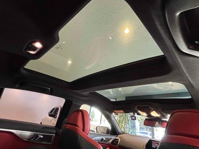 8シリーズ M850i xDrive グランクーペ 4WD クリアランスソナー レーンアシスト オートクルーズコントロール パークアシスト 衝突被害軽減システム 全周囲カメラ アルミホイール オートライト サンルーフ AT シートヒーター(23枚目)