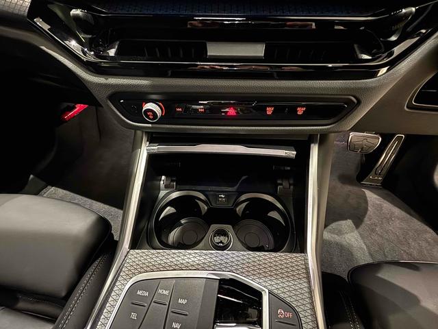 ３シリーズ ３２０ｉツーリング　Ｍスポーツ　ＥＴＣ　全周囲カメラ　クリアランスソナー　オートクルーズコントロール　レーンアシスト　衝突被害軽減システム　アルミホイール　ヘッドライトウォッシャー　パワーシート　スマートキー　アイドリングストップ（7枚目）