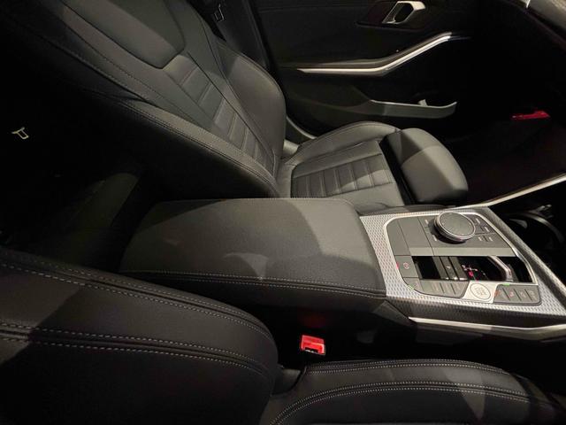 ３シリーズ ３２０ｉツーリング　Ｍスポーツ　ＥＴＣ　全周囲カメラ　クリアランスソナー　オートクルーズコントロール　レーンアシスト　衝突被害軽減システム　アルミホイール　ヘッドライトウォッシャー　パワーシート　スマートキー　アイドリングストップ（9枚目）