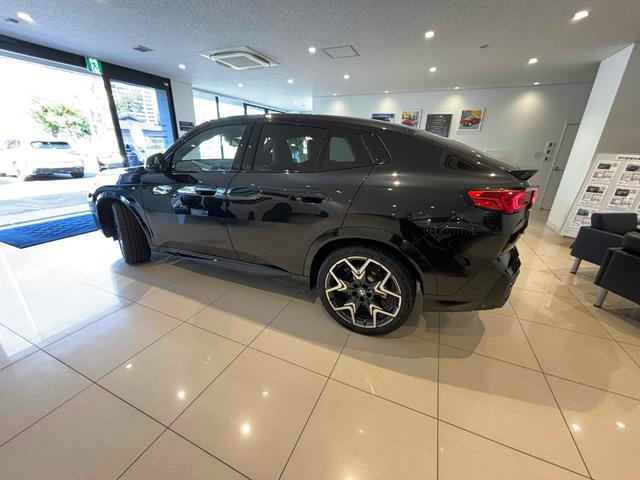 Ｘ２ ｘＤｒｉｖｅ　２０ｉ　Ｍスポーツハイラインパッケージ　レンタカーＵＰ★　４ＷＤ　全周囲カメラ　オートクルーズコントロール　レーンアシスト　パワーシート　衝突被害軽減システム　ＬＥＤヘッドランプ　電動リアゲート　アルミホイール　スマートキー（15枚目）