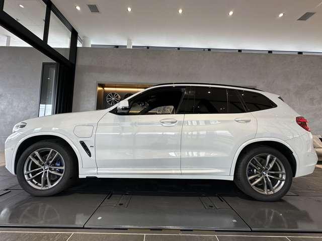 Ｘ３ ｘＤｒｉｖｅ　３０ｅ　Ｘライン　エディションジョイ＋　４ＷＤ（2枚目）