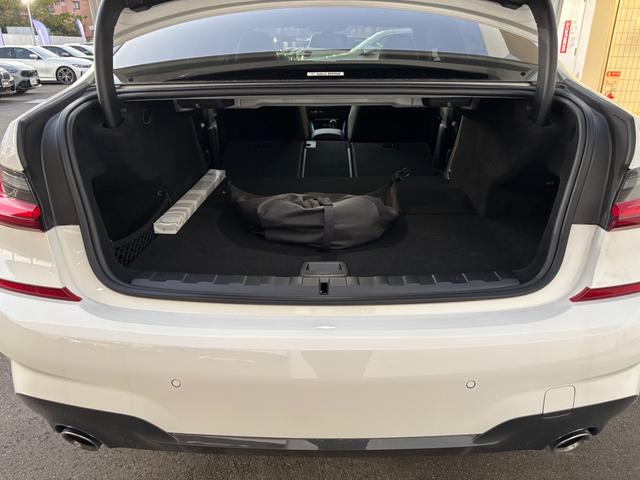 3シリーズ 330e Mスポーツ(15枚目)