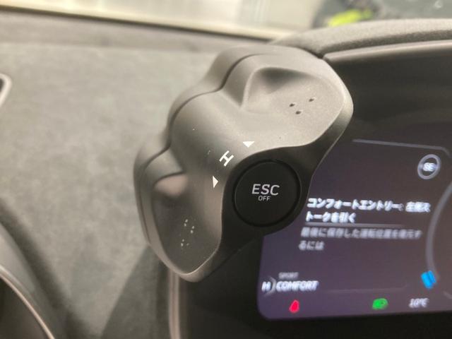 アルトゥーラ ベースグレード　左ハンドル　２０２３年モデル　フロントリフター　ＡｐｐｌｅＣａｒＰｌａｙ　バックカメラ　パーキングセンサー　Ｂｏｗｅｒｓ　＆　Ｗｉｌｋｉｎｓ　パフォーマンススペック　テクノロジーパック（27枚目）